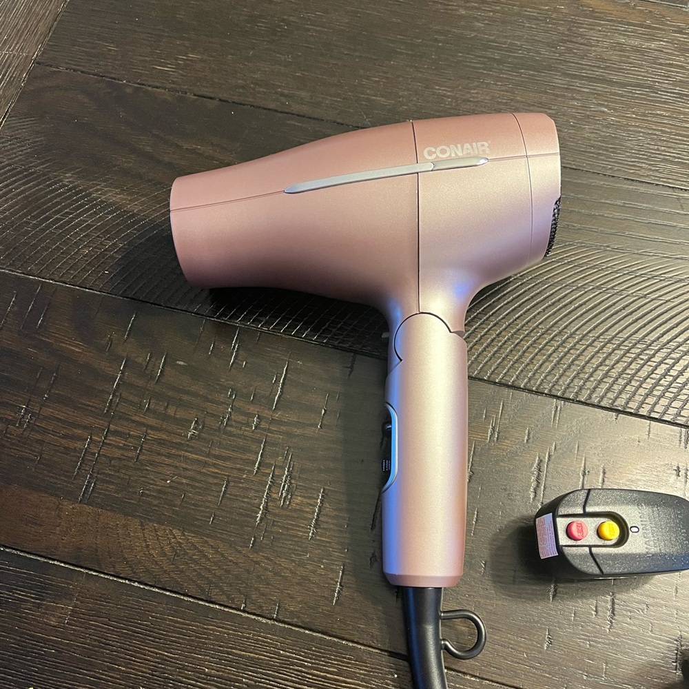 Con air worldwide traveler dryer 1875 Watts